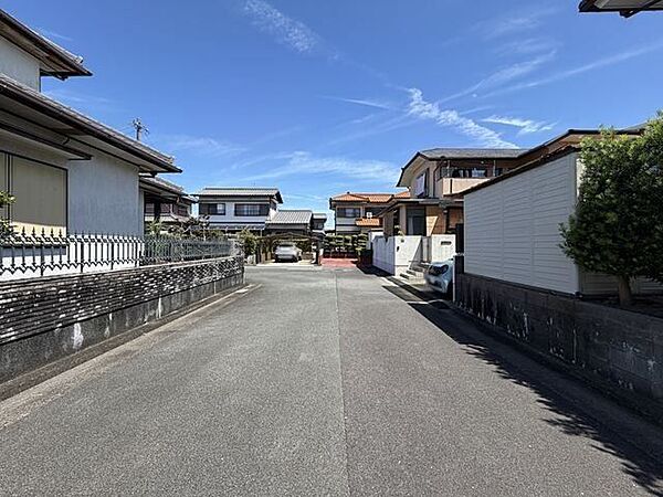 東側道路