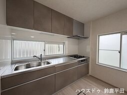 鈴鹿市国府町:キッチン