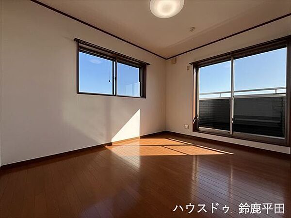 東側6帖：西日が入りにくく、夏場も比較的過ごしやすいお部屋です。（2026年4月16日撮影）