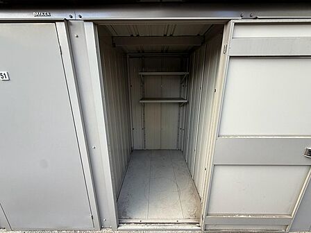季節用品、アウトドア用品、タイヤなどを保管できるトランクルーム付き。室内に置く荷物を減らし、居住空間をすっきり使いやすくできます。広さや使用条件は現地でご確認ください。