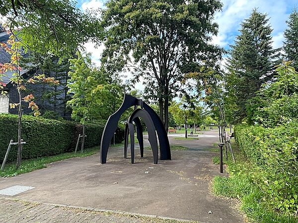 真栄夏通り緑地（660m）