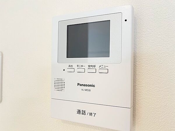 【同仕様写真】インターフォンは新品交換いたします。録画機能付きなので留守中でも誰が来たかわかります