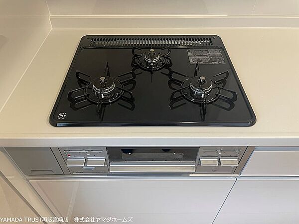 三口コンロで効率的にお料理ができます。