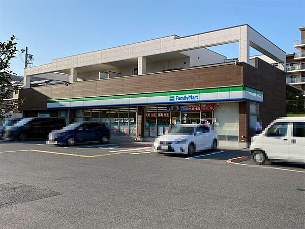 ファミリーマート茨木彩都やまぶき店（367m）