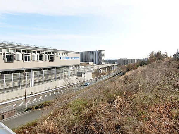 彩都西駅（1093m）