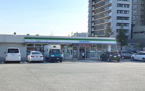 【コンビニエンスストア】ファミリーマート彩都西駅前店