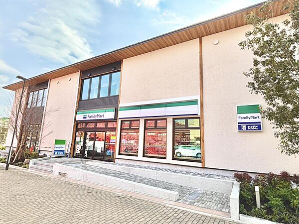 ファミリーマート 彩都西駅前店（898m）