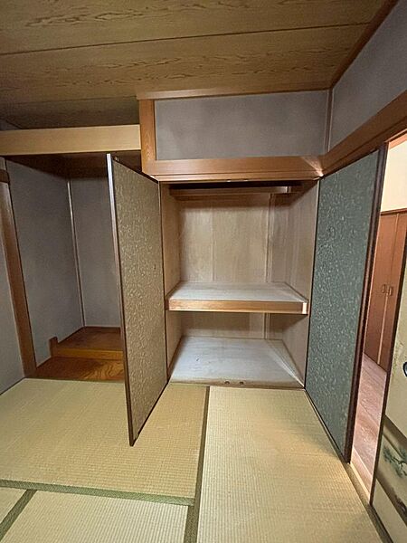1階和室・収納♪