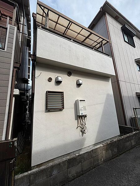 外観（西側から撮影）
