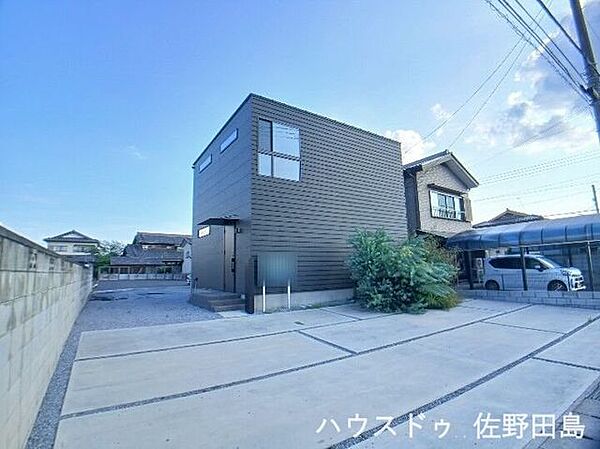 お車4台停められます♪