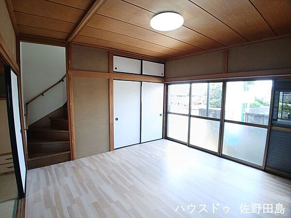 洋室を拡大表示
