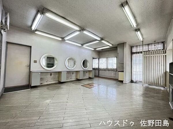 建物解体し、更地渡しとなります。