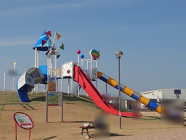グランディ新都市セントラルパーク 930m