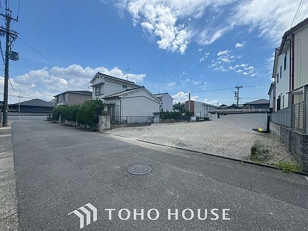建物完成前には物件の現地と、近隣の完成施工例をご案内させて頂きます。その他資金計画やローン返済シュミレーションなど、ファイナンス面のご相談も承ります。お気軽にご相談下さいませ。