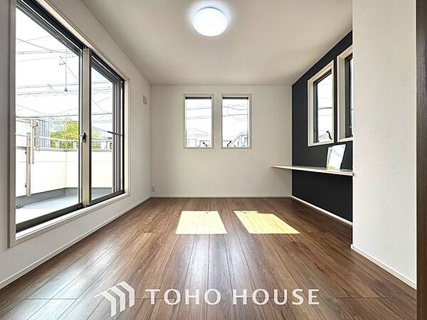 【いつかは子供部屋として】お子様の成長に合わせて住まいのレイアウトも変わります。思春期のプライバシーを重視したり、成長に合わせて机やベットを配置したり。将来を見越しての住まい選びも大切です。