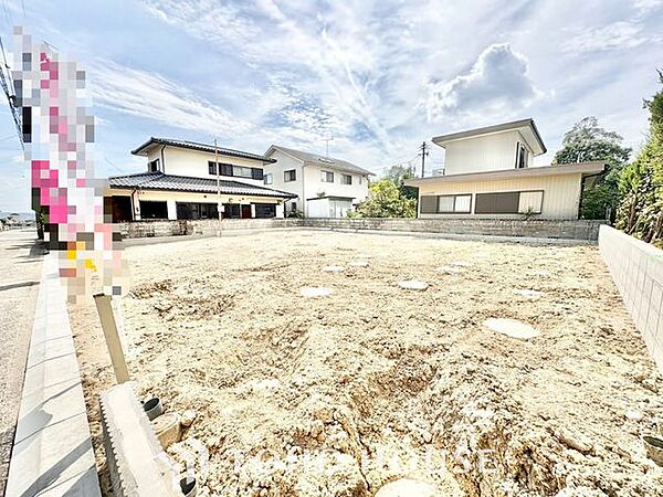 ここから始まる『日常』はご家族にとって大切な時間となります。だからこそ、少しでも豊かに、少しでも快適に。そんな想いから生まれた本邸宅は、これから先のお住まいをきっと支えてくれるはずです。