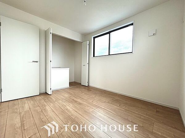 【いつかは子供部屋として】お子様の成長に合わせて住まいのレイアウトも変わります。思春期のプライバシーを重視したり、成長に合わせて机やベットを配置したり。将来を見越しての住まい選びも大切です。