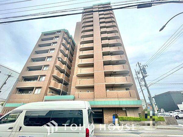 帰宅途中にショッピングやカフェを楽しんだり、利便性の良いこの地の生活は人々を魅了します。心行くままに季節の流れを感じ、ゆったりとした一時を。時間の流れを取戻し、休日はスローライフを。
