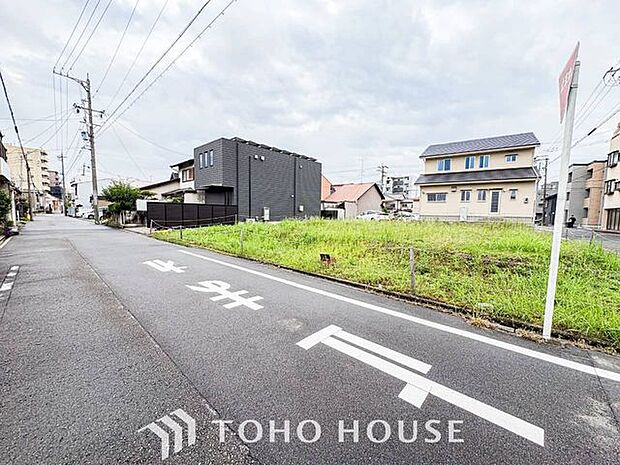 帰宅途中にショッピングやカフェを楽しんだり、利便性の良いこの地の生活は人々を魅了します。心行くままに季節の流れを感じ、ゆったりとした一時を。時間の流れを取戻し、休日はスローライフを。