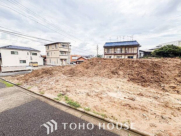 帰宅途中にショッピングやカフェを楽しんだり、利便性の良いこの地の生活は人々を魅了します。心行くままに季節の流れを感じ、ゆったりとした一時を。時間の流れを取戻し、休日はスローライフを。