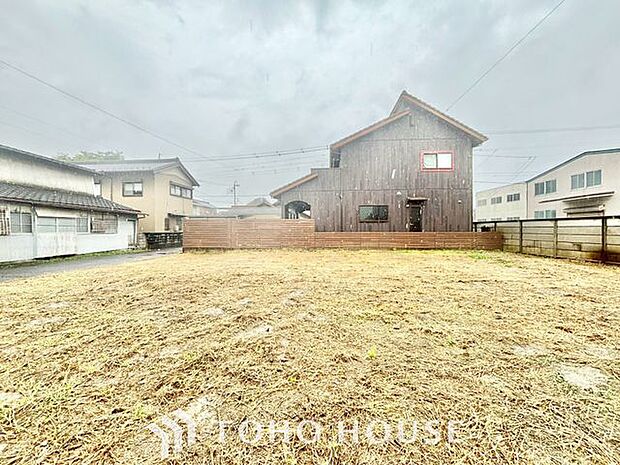快適に過ごす条件は、一人ひとり違います。だからこそ飾り過ぎないシンプルな内装と偏り過ぎないデザインで統一しております。居住していく中でオーナー様だけの【マイホーム】に創り上げて下さい。