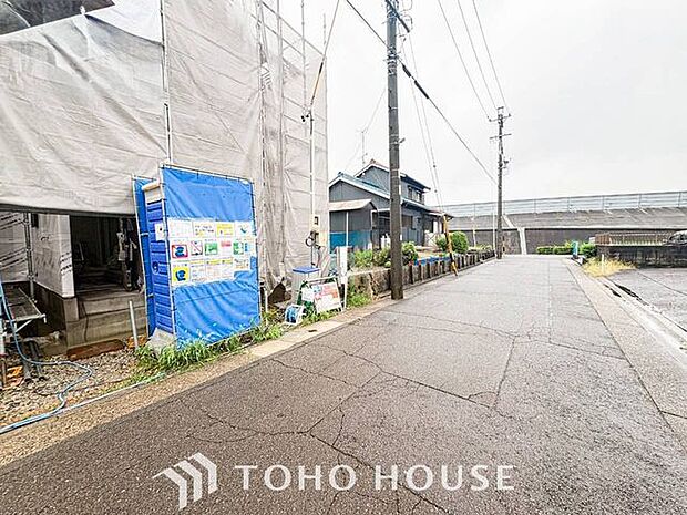 建物完成前には物件の現地と、近隣の完成施工例をご案内させて頂きます。その他資金計画やローン返済シュミレーションなど、ファイナンス面のご相談も承ります。お気軽にご相談下さいませ。