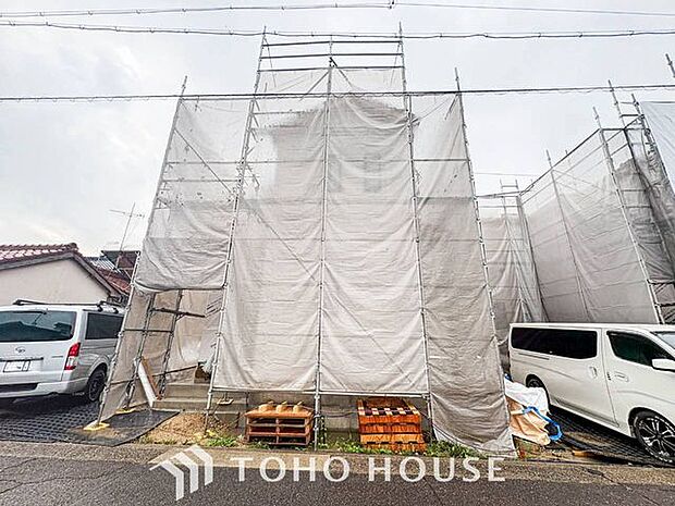 建物完成前には物件の現地と、近隣の完成施工例をご案内させて頂きます。その他資金計画やローン返済シュミレーションなど、ファイナンス面のご相談も承ります。お気軽にご相談下さいませ。