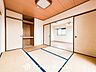和室：【古き良き日本文化】和室があることで落ち着きと癒しの空間が生まれます。来客時の客室としても利用できますし、お子様のプレイルームやお昼寝に最適なお部屋です。