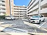 駐車場：【もう駐車場探しに迷わない】マンション内敷地内にゆとりある駐車スペースを確保。近隣の月極駐車場を探す手間や、雨の日の移動ストレスから解放されます。大切な愛車を、より身近で安心できる場所に。