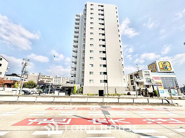ここから始まる『日常』はご家族にとって大切な時間となります。だからこそ、少しでも豊かに、少しでも快適に。そんな想いから生まれた本邸宅は、これから先のお住まいをきっと支えてくれるはずです。