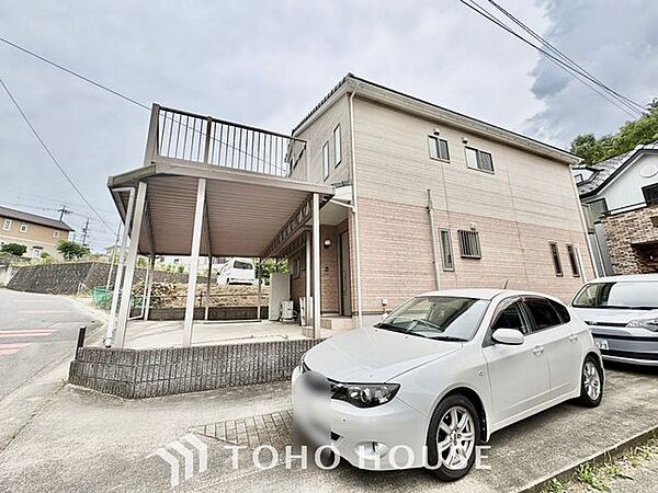 帰宅途中にショッピングやカフェを楽しんだり、利便性の良いこの地の生活は人々を魅了します。心行くままに季節の流れを感じ、ゆったりとした一時を。時間の流れを取戻し、休日はスローライフを。