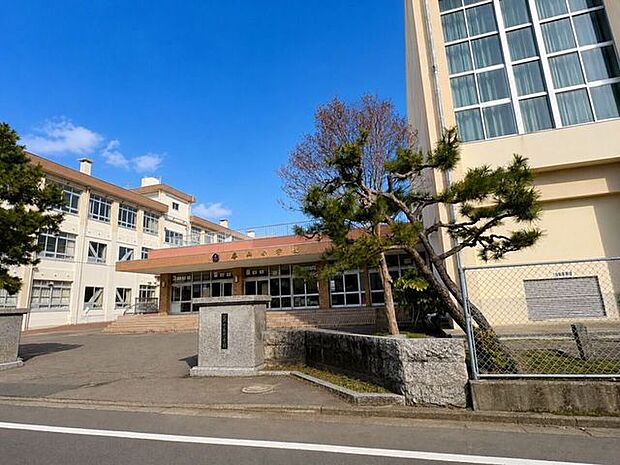 福井市春山小学校 370m