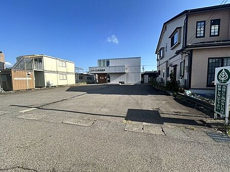 ポプラ調剤薬局二の宮店 350m