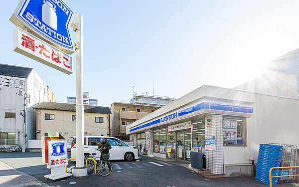 ローソン板橋高島平九丁目店まで210m