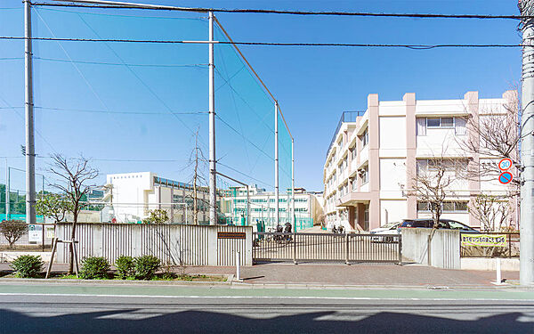 板橋区立志村第三中学校まで1360m