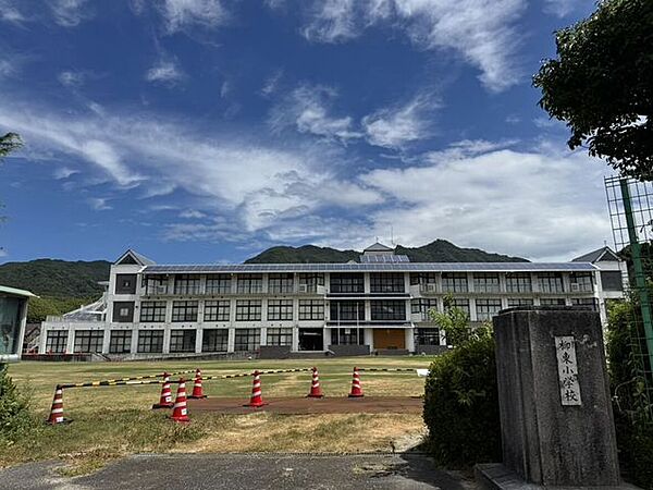 柳井市立柳東小学校 340m