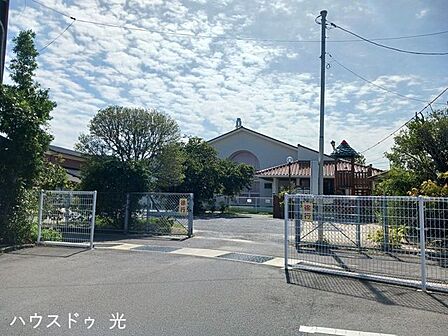 愛隣幼稚学園 510m