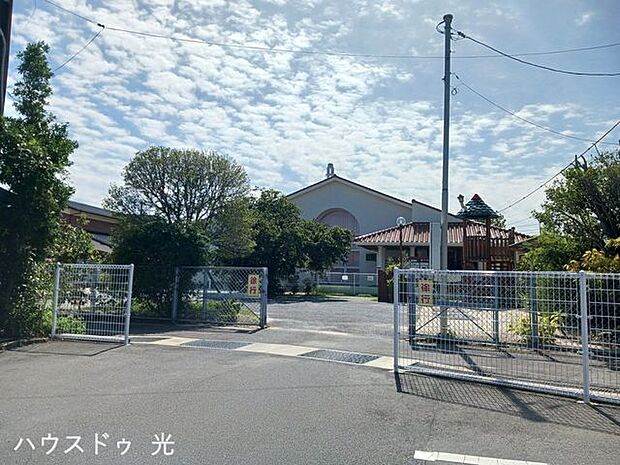 愛隣幼稚学園 510m