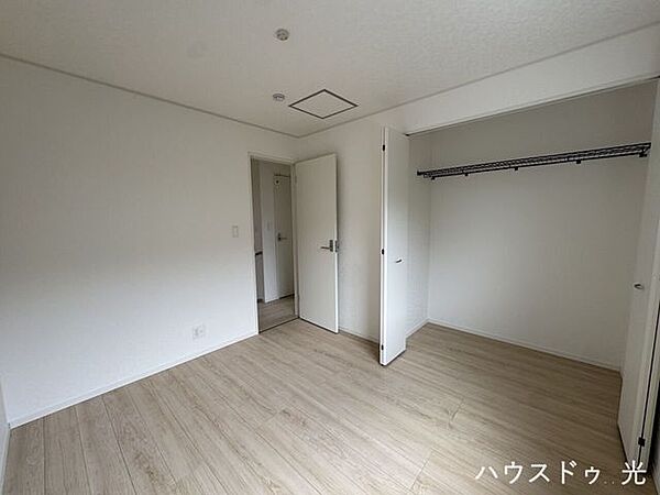 ■□5.25帖洋室です。寝室、書斎、趣味の部屋。家族の成長やライフスタイルに合わせ、様々な使い方ができる快適な空間です□■