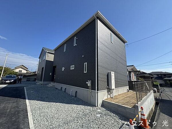 ■□日当たりの良い立地に立つ明るい住まいです□■