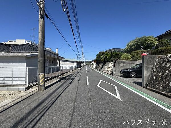 ■□■前面道路■□■南東側から北西方向を撮影。