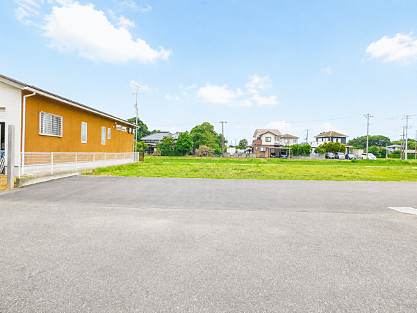 ◇見渡す限りに広がる、みずみずしい緑とどこまでも高い青空。のどかな田園風景が広がる分譲地が誕生しました。