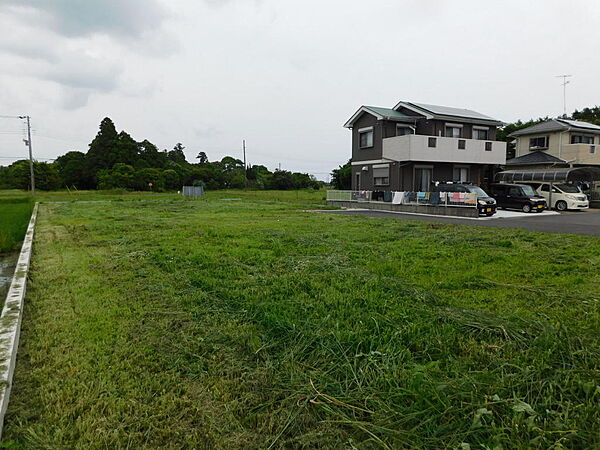 ◇見渡す限りに広がる、みずみずしい緑とどこまでも高い青空。のどかな田園風景が広がる分譲地が誕生しました。
