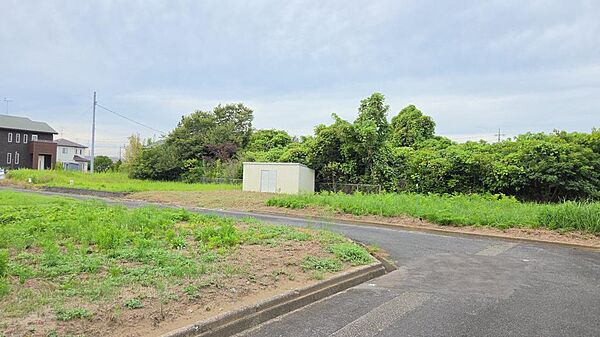 土地面積１５８m2（４７．７坪）・プレハブ倉庫（物置）付き