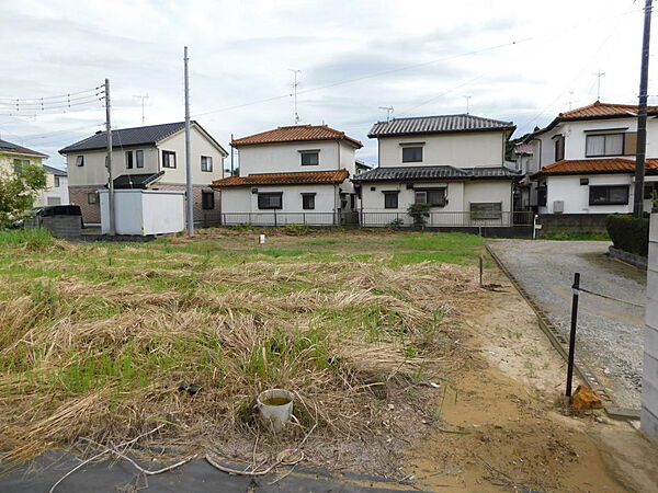 ◇建築条件はございませんので、お好きなハウスメーカーにて建築可能◇都市ガス◇東西両面道路◇良好な住環境の第一種住居地域◇都会にも近く豊かな自然が広がる「ちょうど良い田舎暮らしができる」茂原市大芝エリア