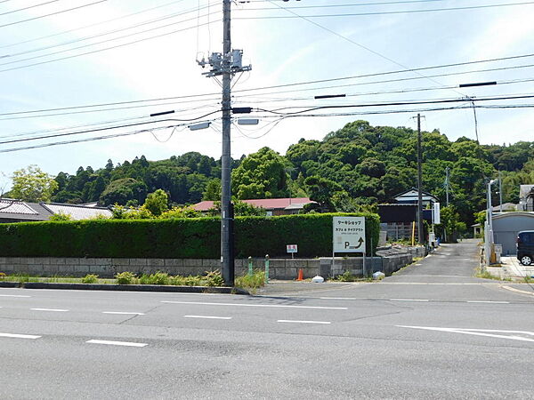 ◆国道128号沿い、商業施設充実で便利!!◆建築条件なし◆ベイシア茂原店約150m