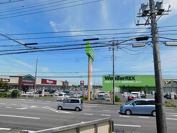 ◆国道128号沿い、商業施設充実で便利!!◆建築条件なし◆ベイシア茂原店約150m
