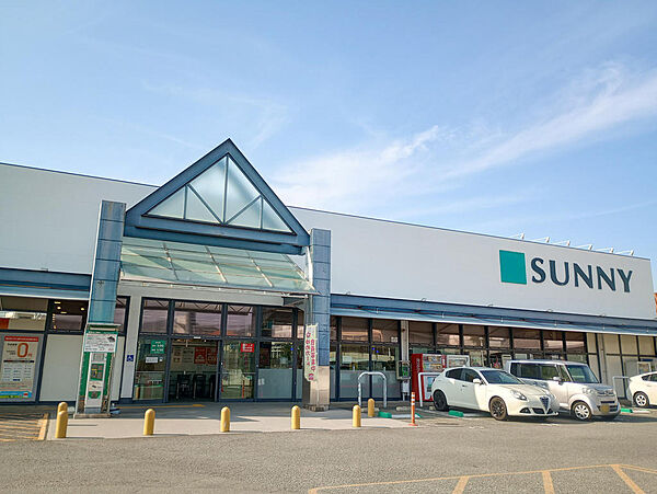 スーパーサニーまで徒歩5分（約360ｍ）♪敷地内に西日本シティ銀行ＡＴＭがあって便利です！