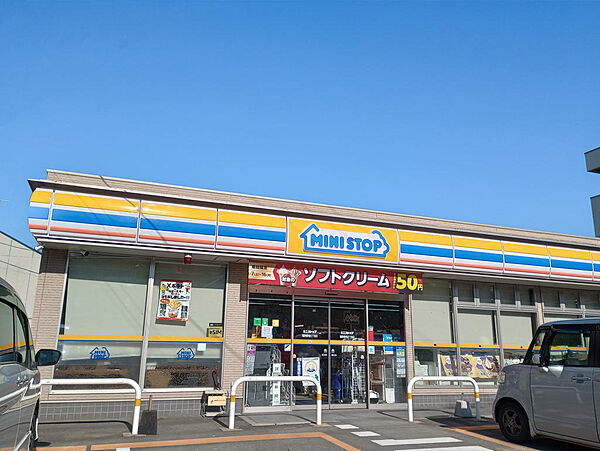 ミニストップ 福岡香椎６丁目店まで徒歩12分(約890m)