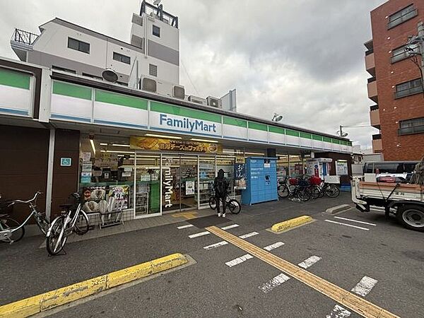 ファミリーマート大阪工大前店 150m